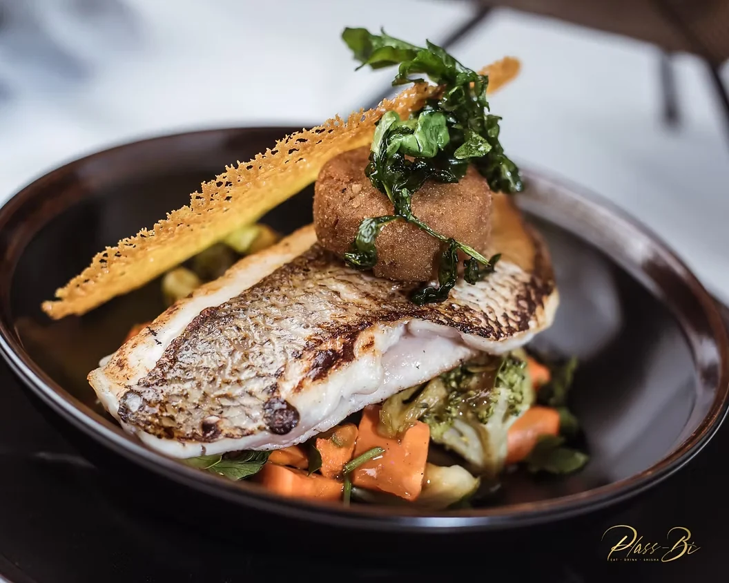Seafood and fish dishes